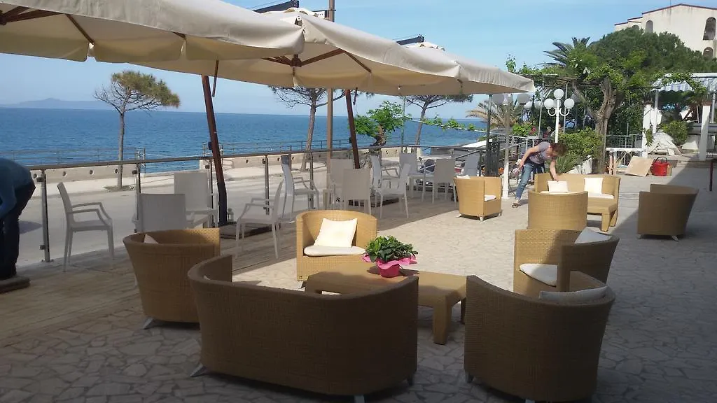 Hotel Ristorante La Tartaruga Capo dʼOrlando 4*,