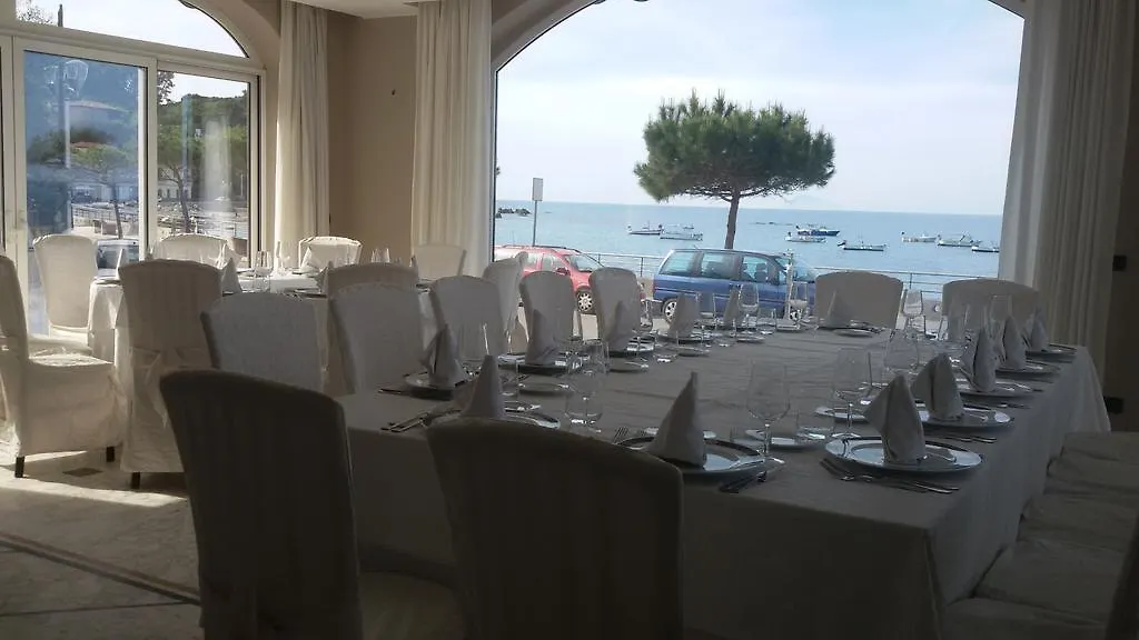Hotel Ristorante La Tartaruga Capo dʼOrlando Italia