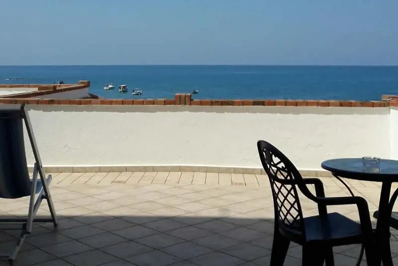 Hotel Ristorante La Tartaruga Capo dʼOrlando 4*,  Italia